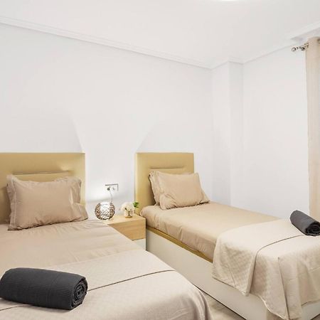 Noche By The Sea Apartman Torrevieja Kültér fotó